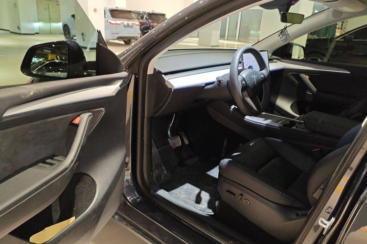 Used Tesla Model Y 2024 Rear-Wheel-Drive Version
