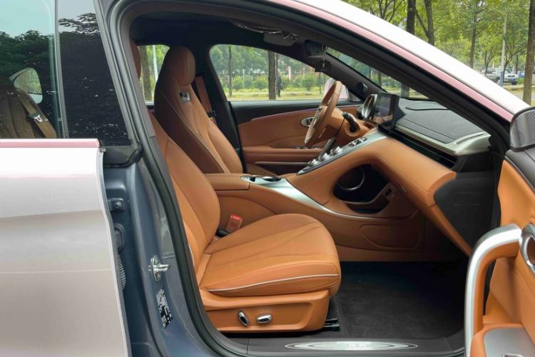 Used ORA Lightning Cat 2022 555 km Luxury Edition
