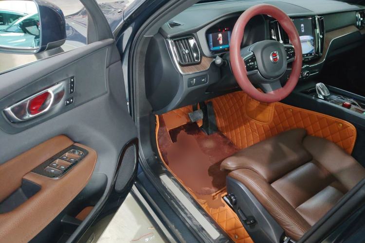 Used Volvo XC60 2022 B5 4x4 Smart Luxury Edition
