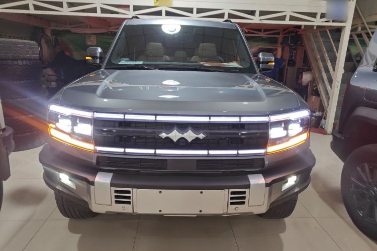 Used Formula Leopard Leopard 5 2023 Explore Edition
