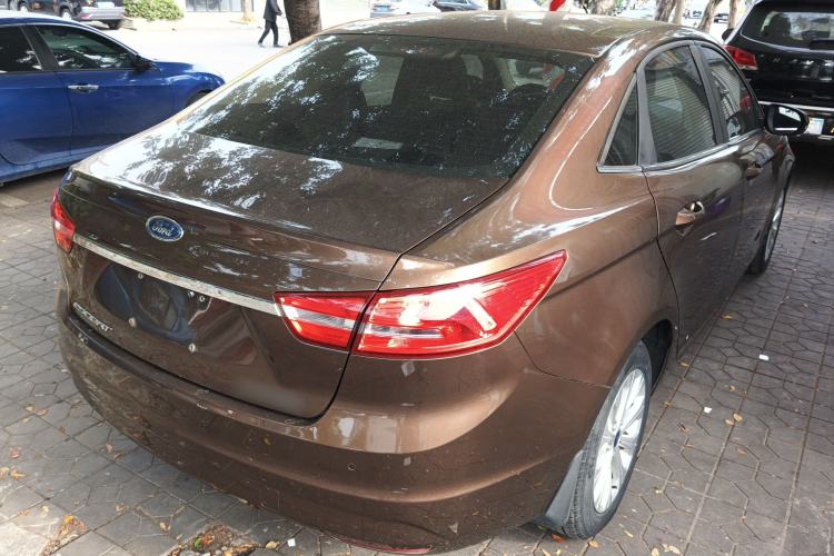 Used Ford Escort 2015 1.5L Automatic Fashion Model
