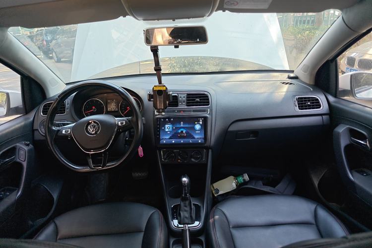 Used Volkswagen Polo 2016 1.6L Automatic Comfort Model
