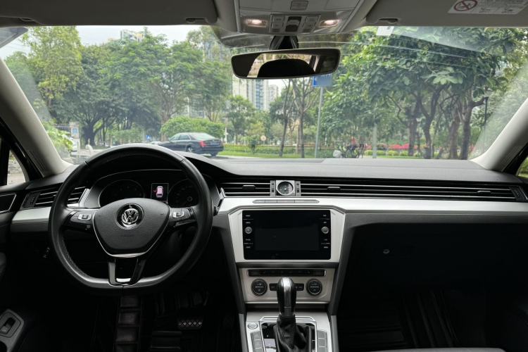 Used Volkswagen Variant 2018 380TSI Two-Wheel Drive Comfort Edition
