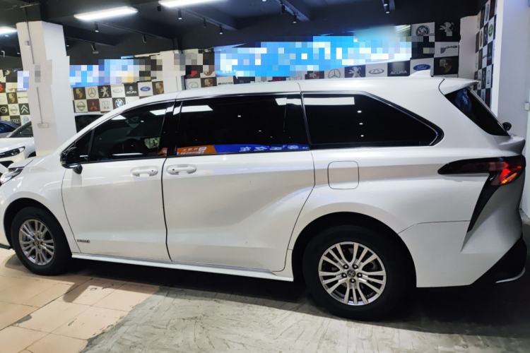 Used Toyota Sienna 2021 2.5L Hybrid Comfort Edition
