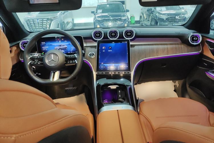 Used Mercedes-Benz GLC 2023 Refreshed GLC 300 L 4MATIC Dynamic Version 7-Seater
