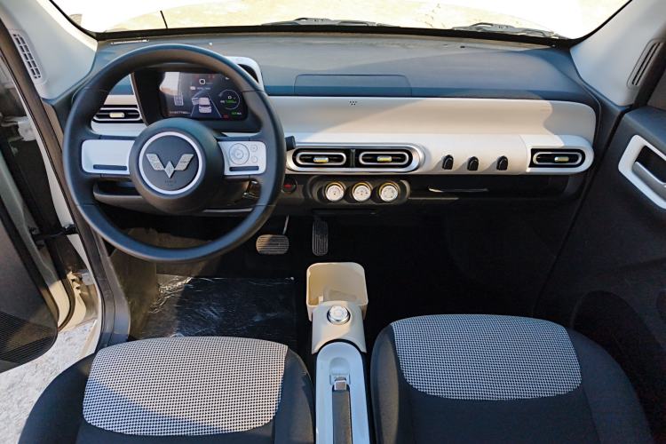 Used Wuling Hongguang MINIEV 2024 3rd Generation 215km Youth Edition
