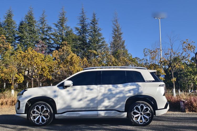 Used AION V 2024 Aion Tyrannosaurus 650 Smart Premium Edition
