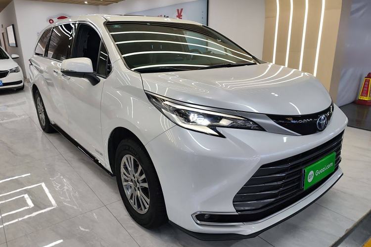 Used Toyota Sienna 2021 2.5L Hybrid Premium Edition
