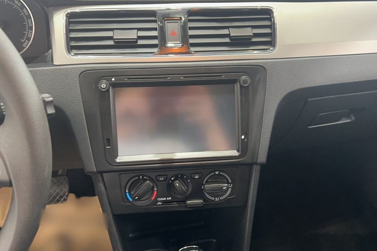 Used Skoda Rapid Spaceback 2016 Revised 1.6L Automatic Chuanxing Version
