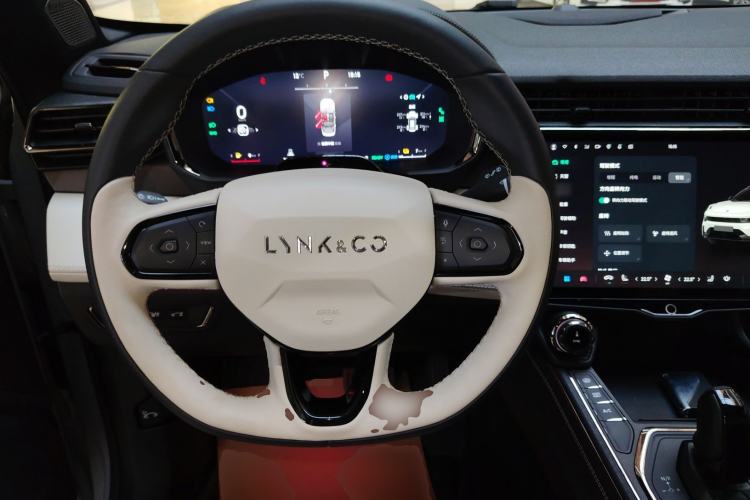 Used Lynk & Co 01 EM-P 2023 1.5TD EM-P Dawn Edition
