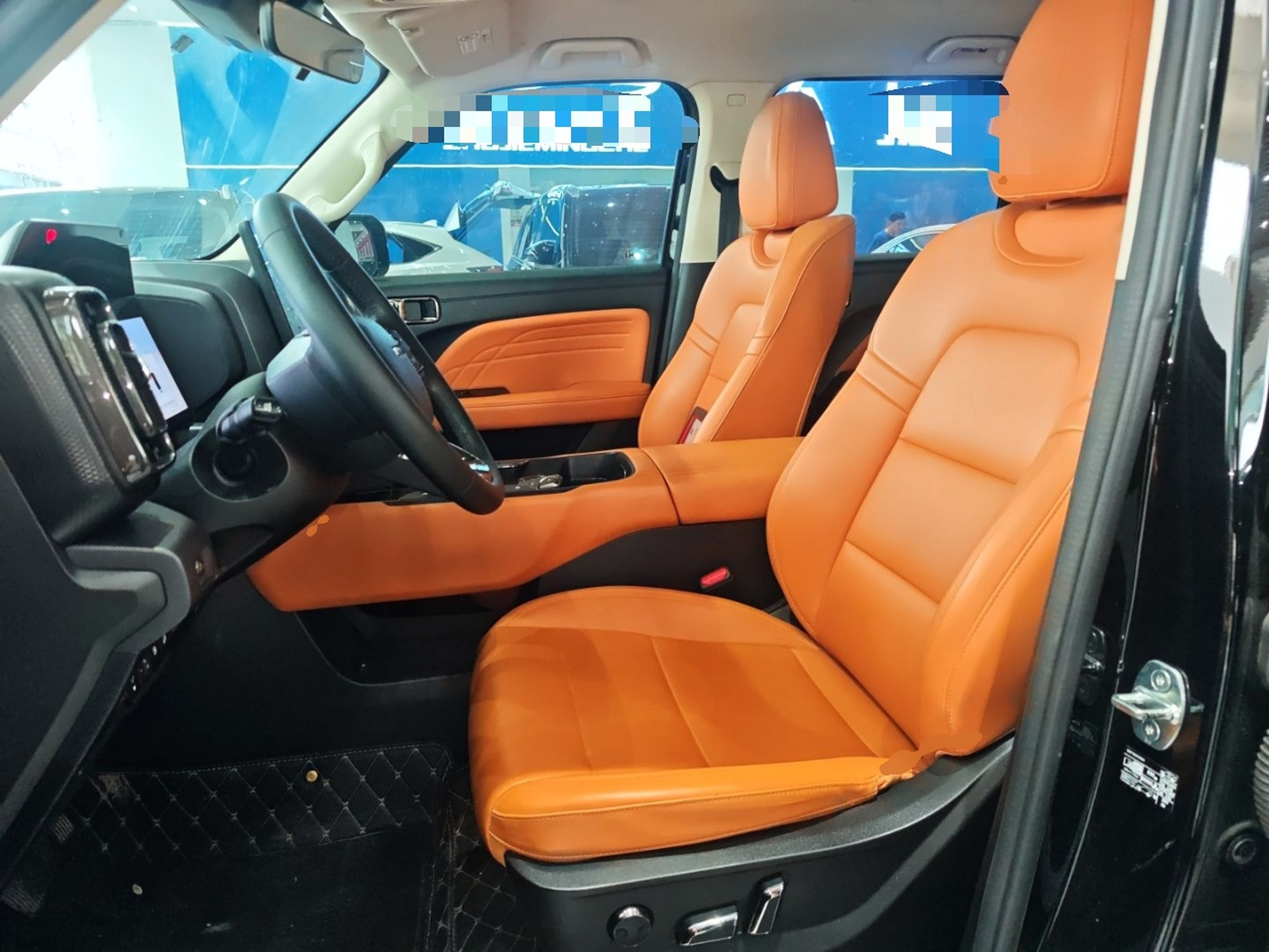 المقاعد الأمامية داخل السيارة