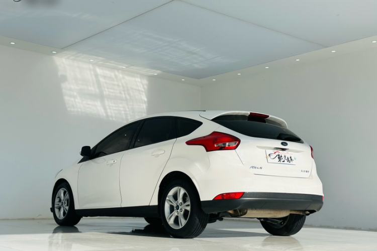 Used Ford Focus 2018 Hatchback Classic 1.6L Automatic Comfort Plus SmartDrive Edition
