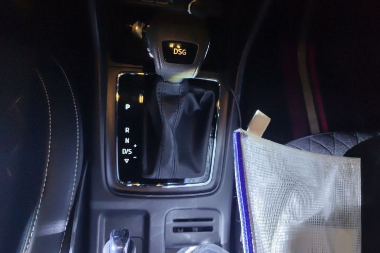 Used Skoda Karoq 2019 TSI280 Smart Drive Deluxe Edition China VI Standard
