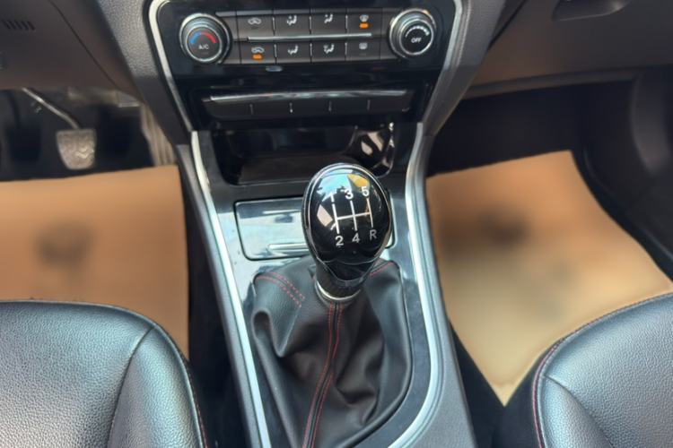 Used Great Wall C50 2014 Upgraded Model 1.5T Manual Fashion Edition