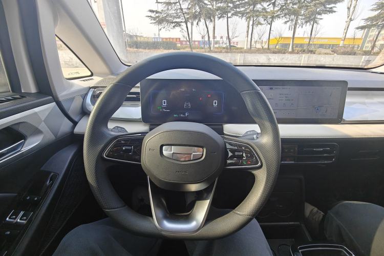 Used Geometry E Firefly 2023 320KM Cute & Handsome Tiger 5 Seats