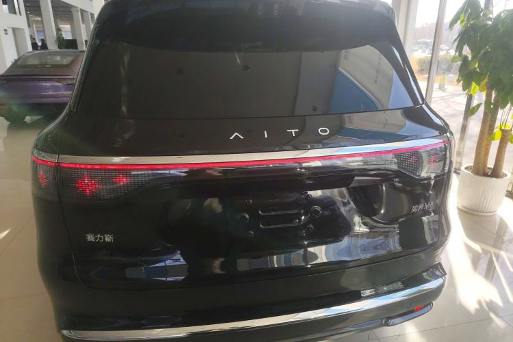 Used Hima AITO M8 2025 Extended-Range Max+ Version 53.4 kWh 6-Seater Edition
