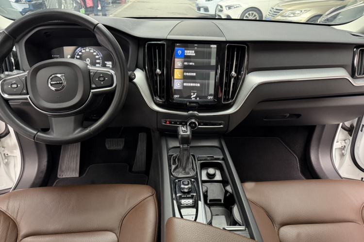 Used Volvo XC60 2019 T5 4x4 Smart Edition China VI Standard