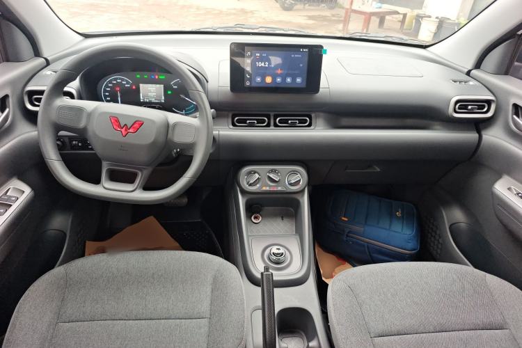 Used Wuling Hongguang New Energy 2025 Extended-Range Hybrid 50KM Comfort Version
