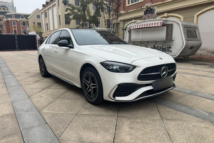 Used Mercedes-Benz C-Class 2024 Facelifted C-Class 260 L Night Edition Sports Version
