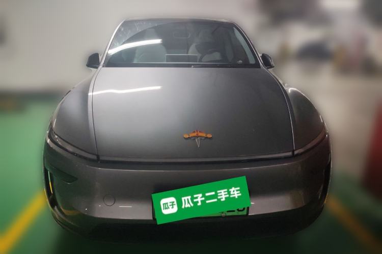 Used Tesla Model Y 2025 Long-Range All-Wheel-Drive Version