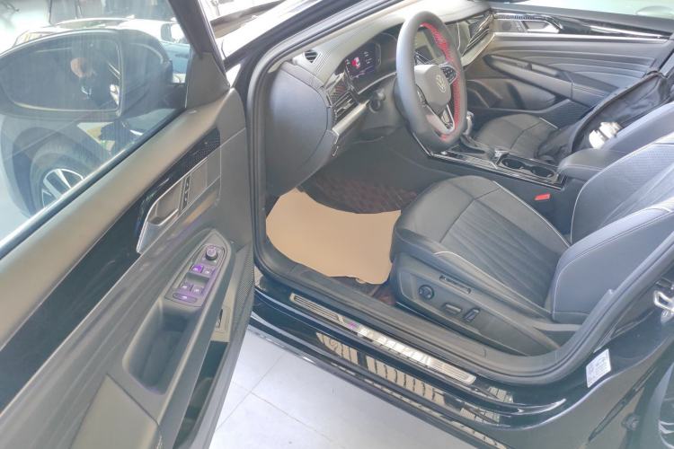 Used Volkswagen Passat 2022 330TSI Starry Luxury Edition
