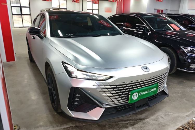 Used Changan UNI-V iDD 2023 ZhiDian iDD 1.5T 113km ZhiKu Model
