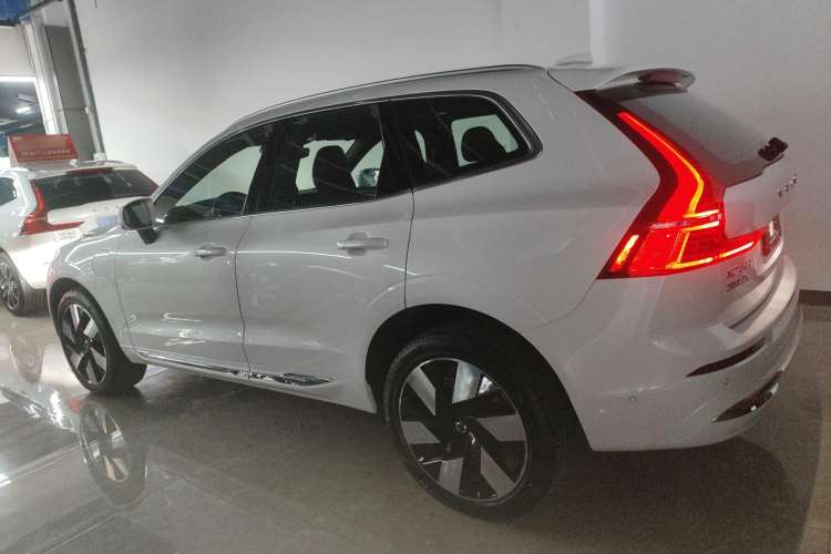Used Volvo XC60 New Energy 2024 T8 Plug-in Hybrid Long-Range All-Wheel Drive Smart Luxury Edition

