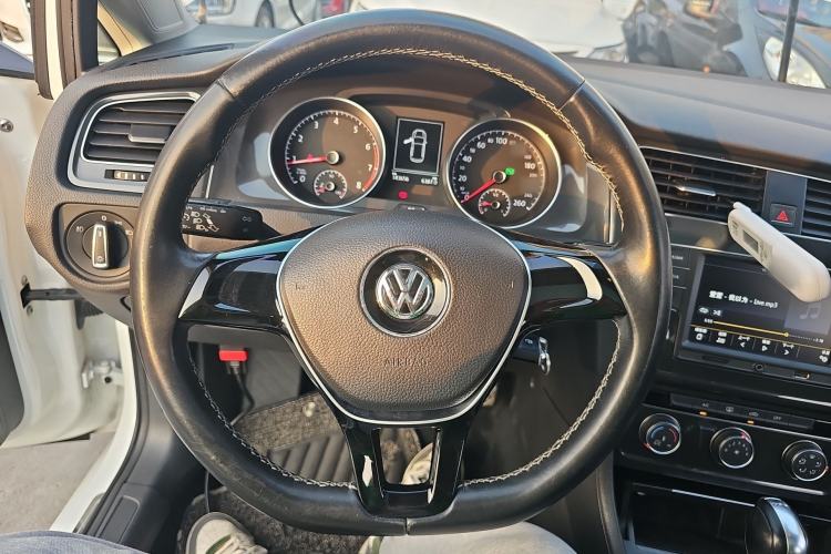 Used Volkswagen Golf 2017 230TSI Automatic Comfort Edition – Celebrating Milestone of One Million Units
