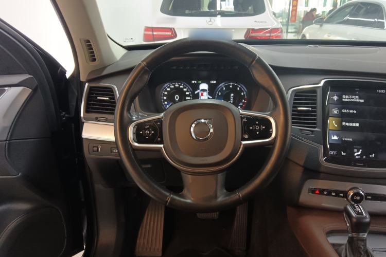 Used Volvo XC90 2019 T5 Zhiyi Edition 7-Seater China V Emission Standard
