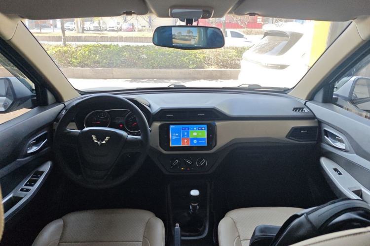 Used Wuling Hongguang 2019 1.5L S Comfort Edition China VI LAR
