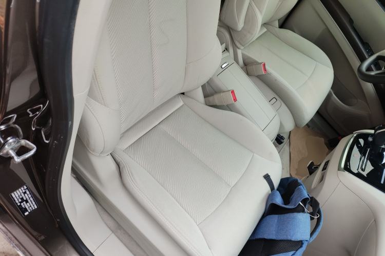 Used Buick GL8 2023 Land Executive Class Comfort Model
