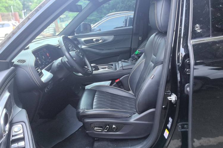 Used GAC Trumpchi GS8 2022 Linghang Series 2.0 TGDI Two-Wheel-Drive Luxury Smart Connectivity Version (7 Seats)
