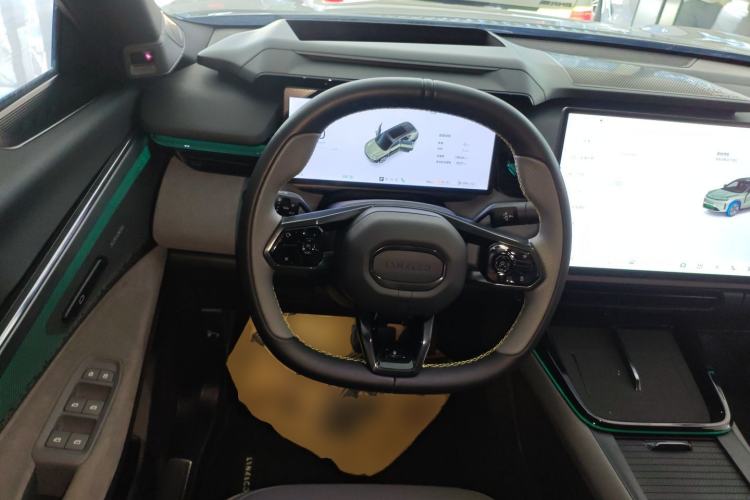 Used Lynk & Co 08 EM-P 2023 120km Long-Range Halo