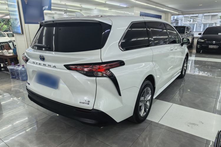 Used Toyota Sienna 2023 2.5L Hybrid Comfort Edition