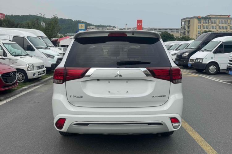 Used Mitsubishi Outlander 2019 2.0L Two-Wheel Drive Comfort Edition 5 Seats China VI Standard
