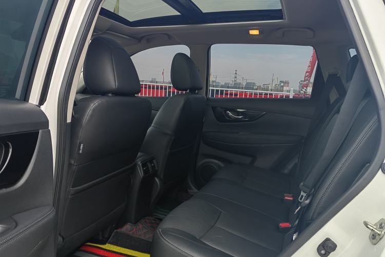 Used Nissan X-Trail 2022 Revised Version 2.0L Two-Wheel Drive Smart Connect Premium Edition
