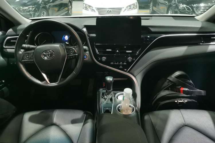 Used Toyota Camry 2021 2.0G Luxury Edition
