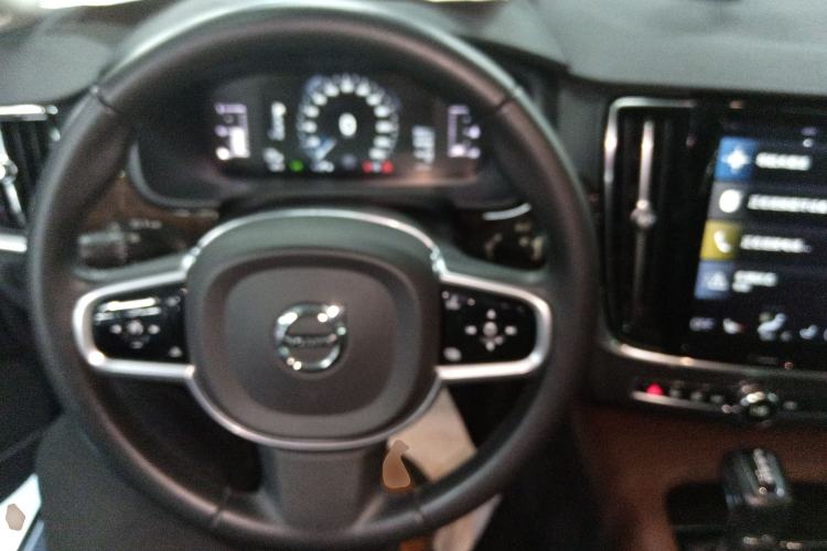 Used Volvo S90 2018 T4 Zhiyuan Edition
