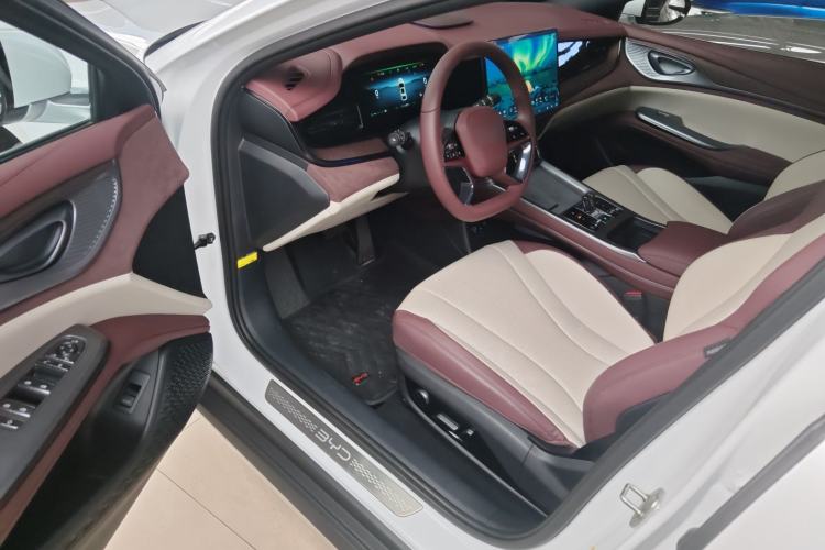 Used BYD Seal 2023 DM-i 1.5L 121km Prestige Model
