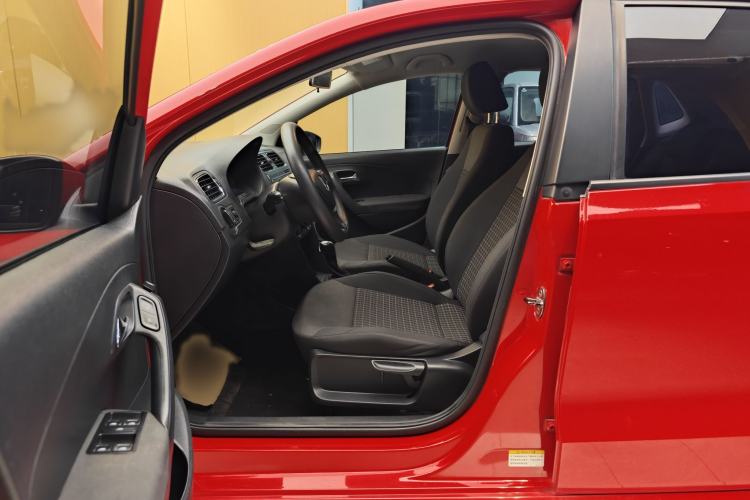 Used Volkswagen Polo 2014 1.6L Automatic Comfort Edition
