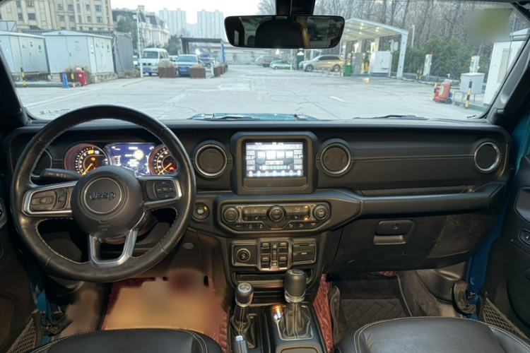 Used  Wrangler 2019 2.0T Sahara Four-Door Version China VI Emission Standard
