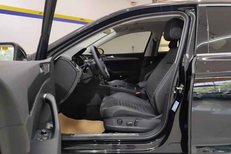 Used Volkswagen Magotan 2020 330TSI DSG Luxury Edition
