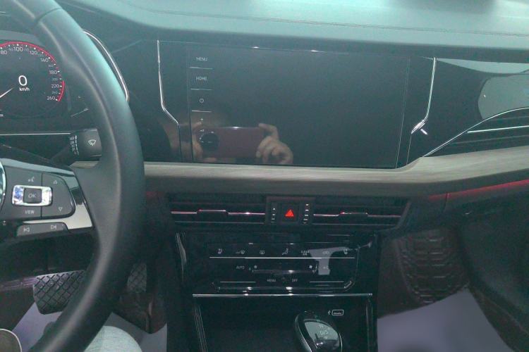 Used Volkswagen Passat 2020 Revised Version 330TSI Luxury Edition China VI Standard
