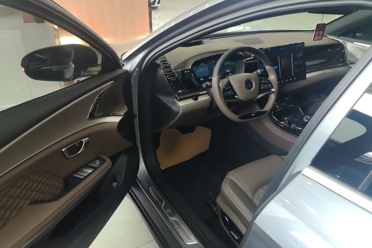 Used BYD Han 2022 EV Genesis Edition 715KM Front-Wheel-Drive Prestige Model
