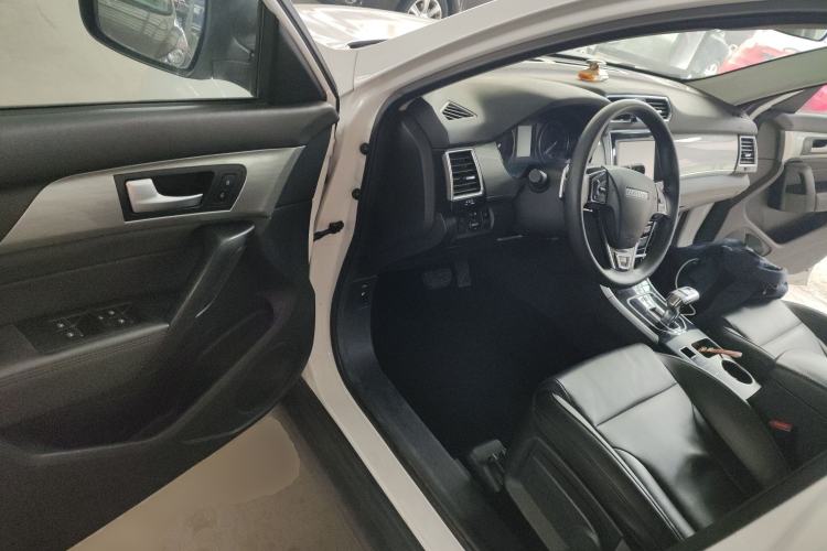 Used Haval H2 2018 1.5T Dual-Clutch Two-Wheel Drive Fashion Model China VI Standard