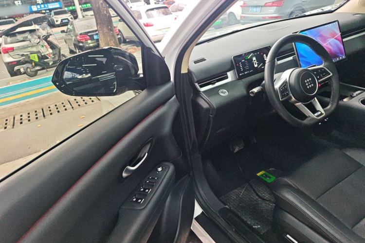 Used  E5 PLUS 2025 165 km Long-Range Version 7 Seats
