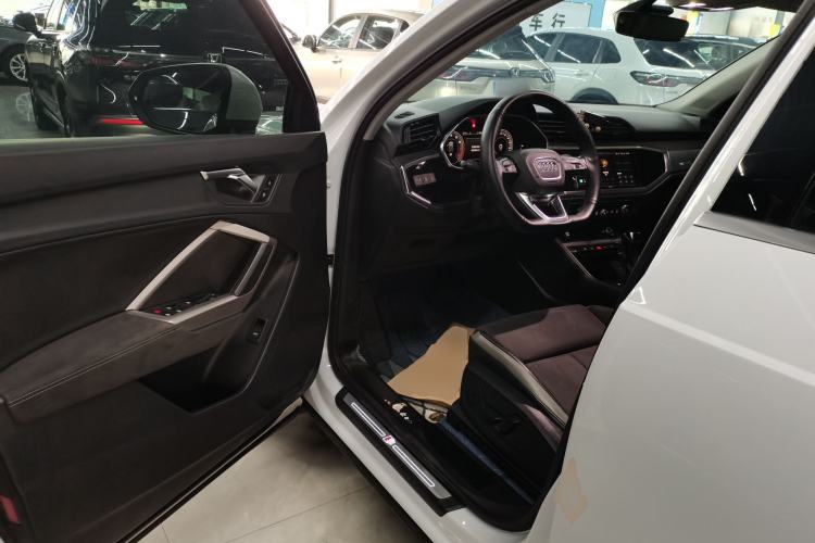 Used Audi Q3 2022 35 TFSI Fashion Dynamic Model