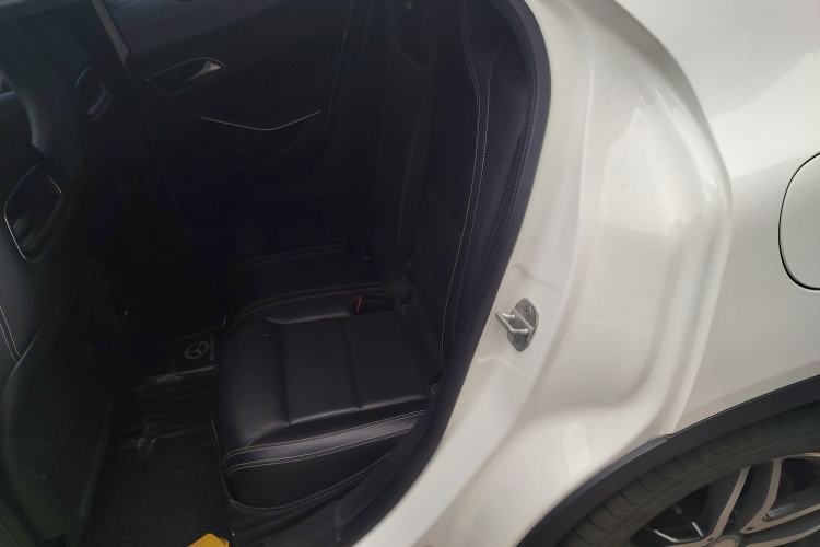 Used Mercedes-Benz GLA 2015 GLA 220 4MATIC Fashion Model
