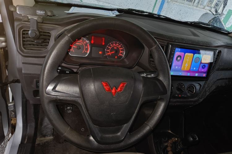 Used Wuling Hongguang V 2022 1.5L Jingqu Version Hydraulic Power Steering LAR