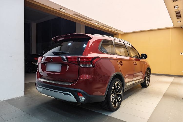 Used Mitsubishi Outlander 2019 2.0L Two-Wheel Drive Comfort Edition 5 Seats China V Standard